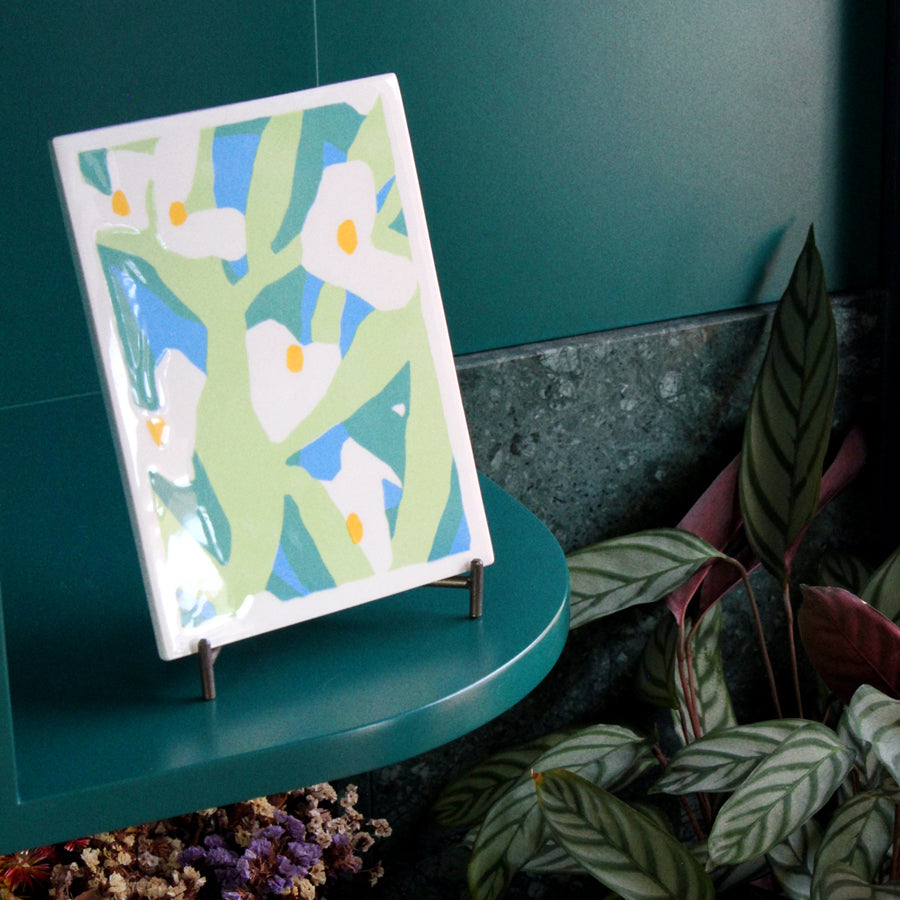 screen-printed tile. Screen printing on ceramic with ceramic inks. Limited edition. Illustration by Laura Coutinho