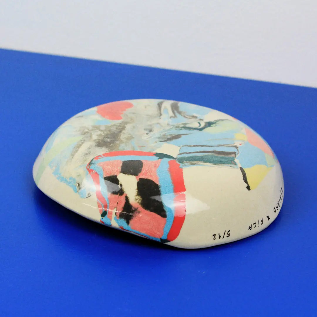 Hand-built decorative ceramic deep plate with organic, abstract forms and colourful details, made from earthenware and coloured earthenware, finished with a glossy transparent glaze. Created by artist Cíntia Coutinho, also known as Espirro.